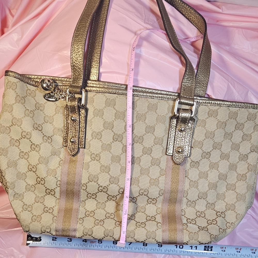 GUCCI  Monogram Charm Small Tote Pink and Tan with Metalic Gold Straps - Picture 4 of 12